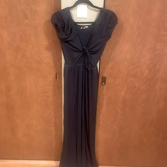 Roxy navy blue jumpsuit with cap sleeves and wide legs. - Picture 1 of 4